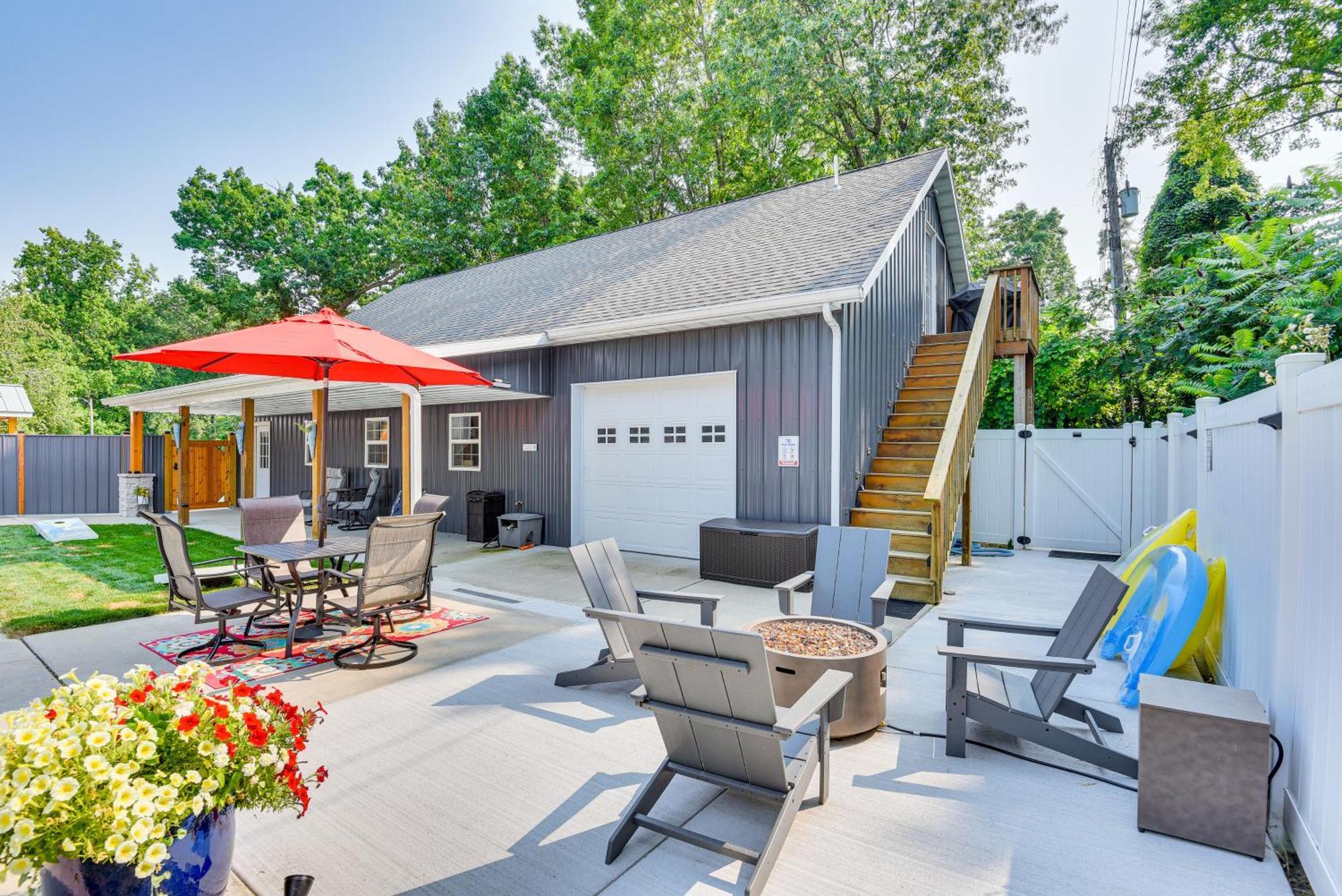 Benton Harbor Apt With Balcony And Shared Fire Pit Exteriör bild