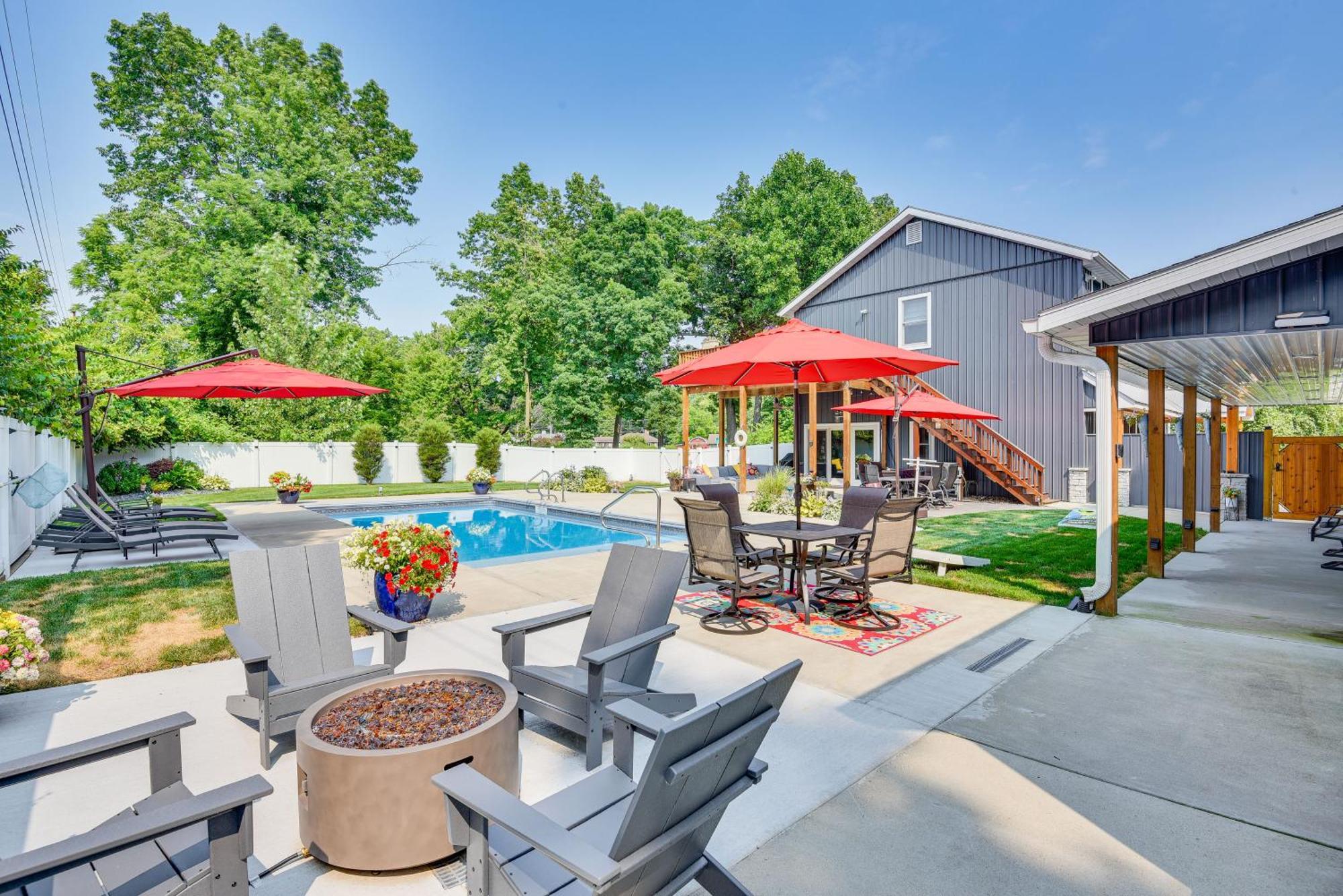 Benton Harbor Apt With Balcony And Shared Fire Pit Exteriör bild