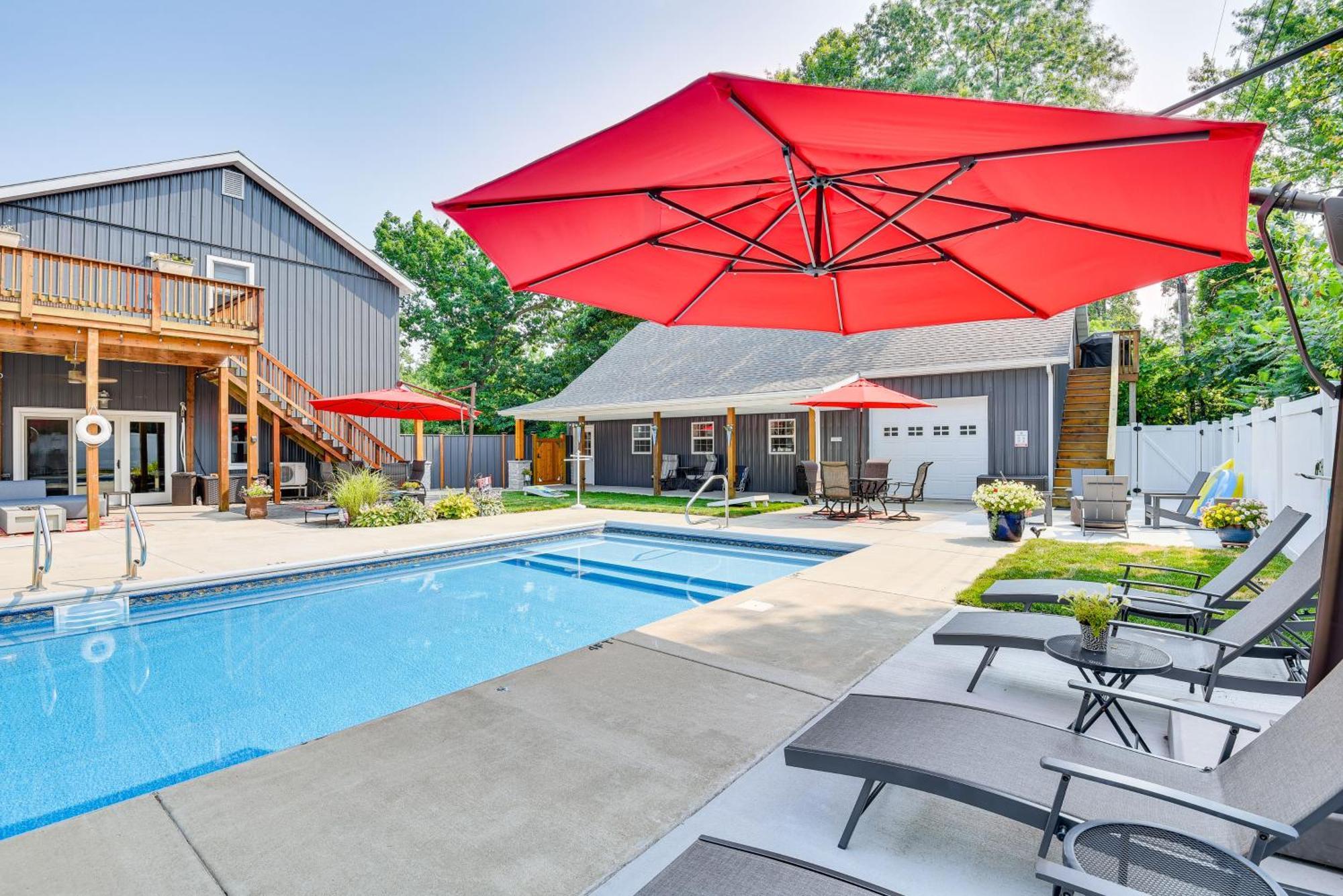 Benton Harbor Apt With Balcony And Shared Fire Pit Exteriör bild